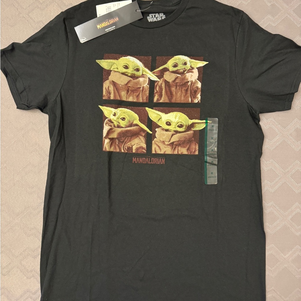 Star Wars Mandalorian Black Tee with Grogu men’s size medium brand new with tag!